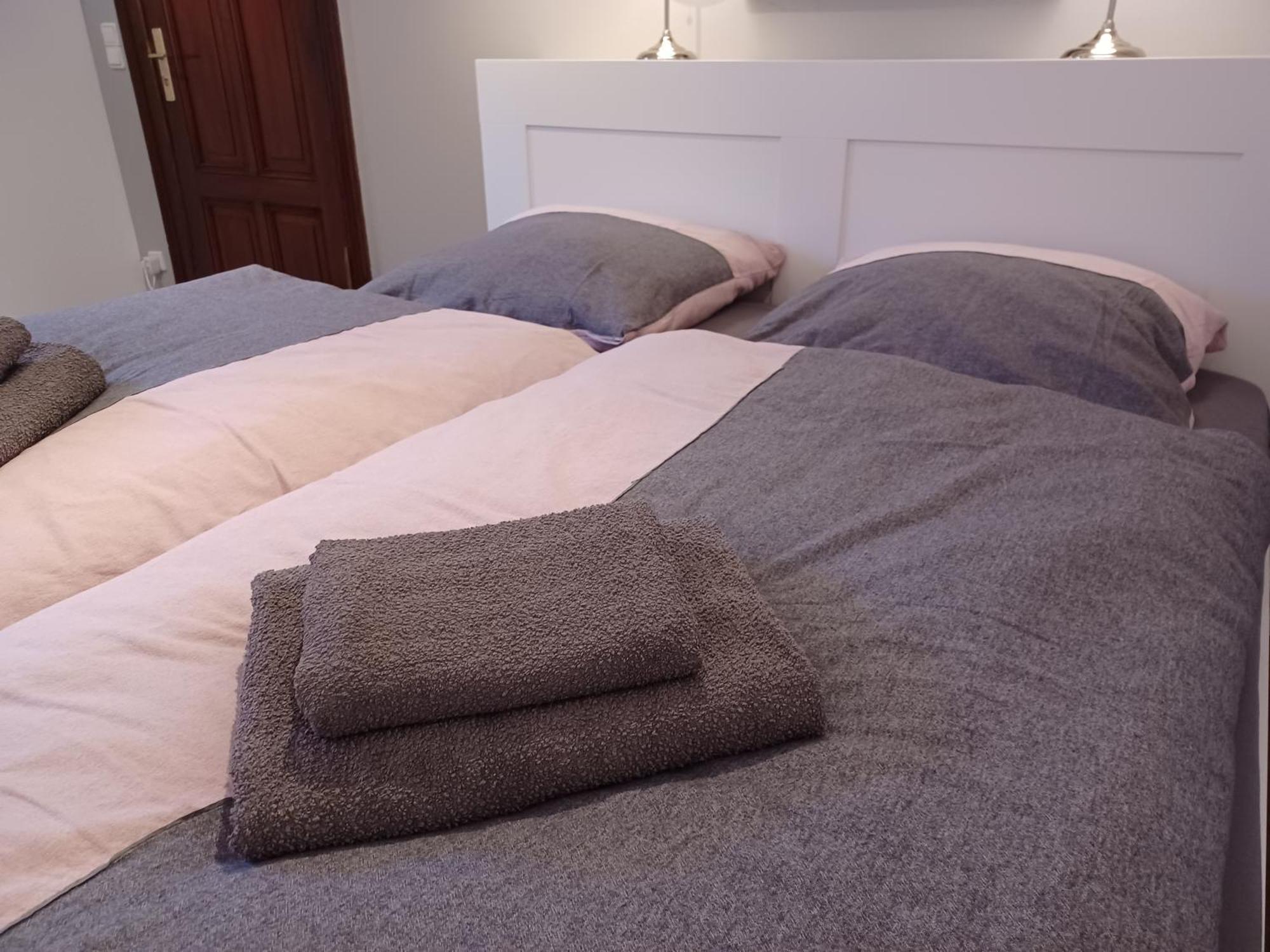 Kleine Galerie Apartment Fuer 3 Mit Kueche Kamin Netflix Parken Und Hofladen Steinhofel 外观 照片